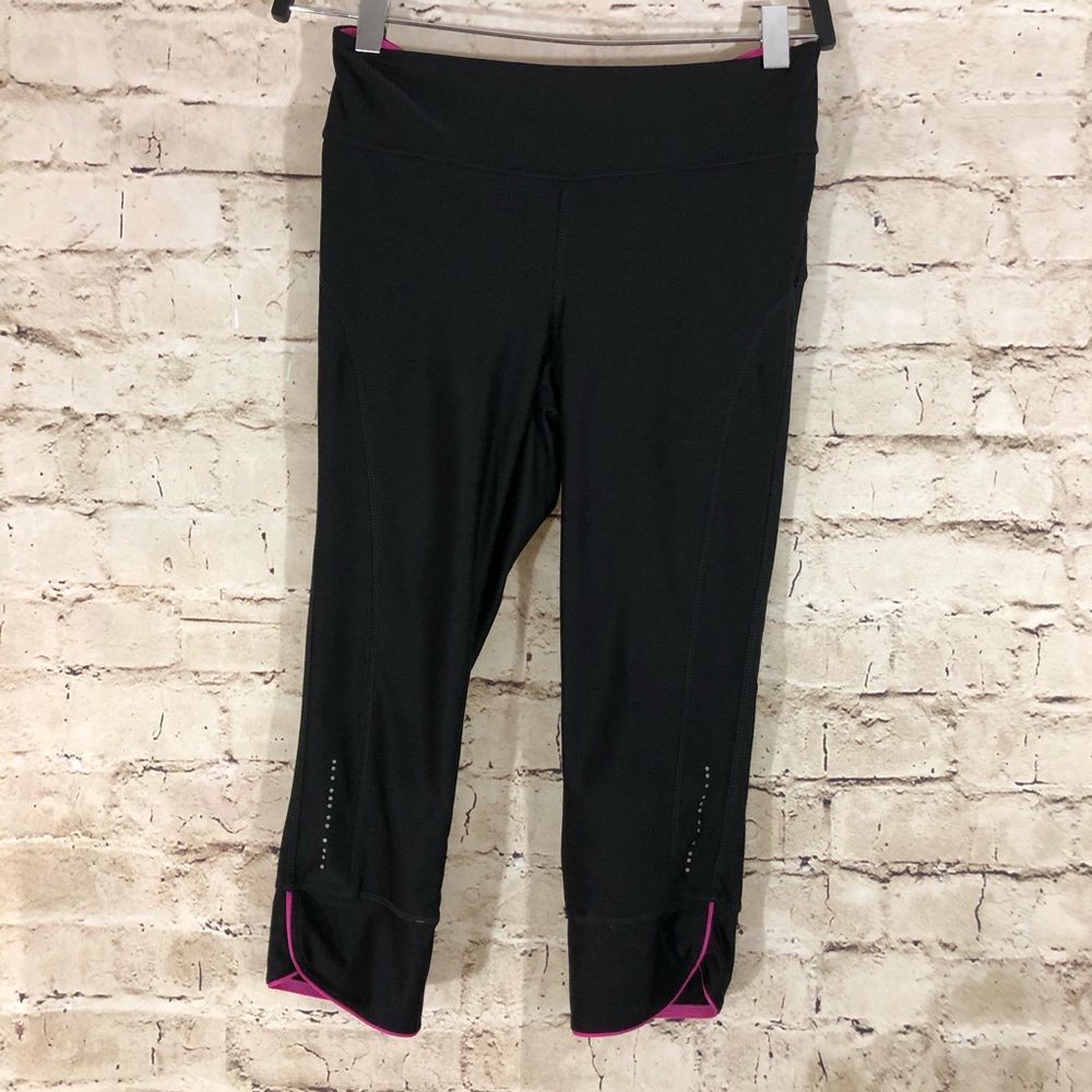 Black pink Capri active leggings small